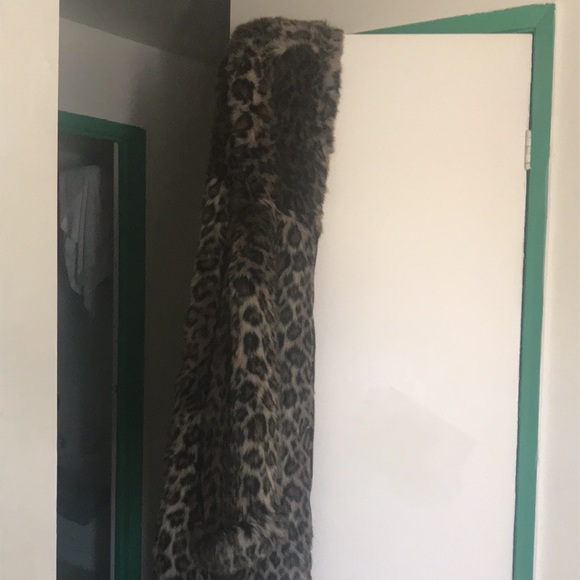 1960’S vintage Furrocious Faux Fur hooded coat by Princess Garment limited - Picture 4 of 4